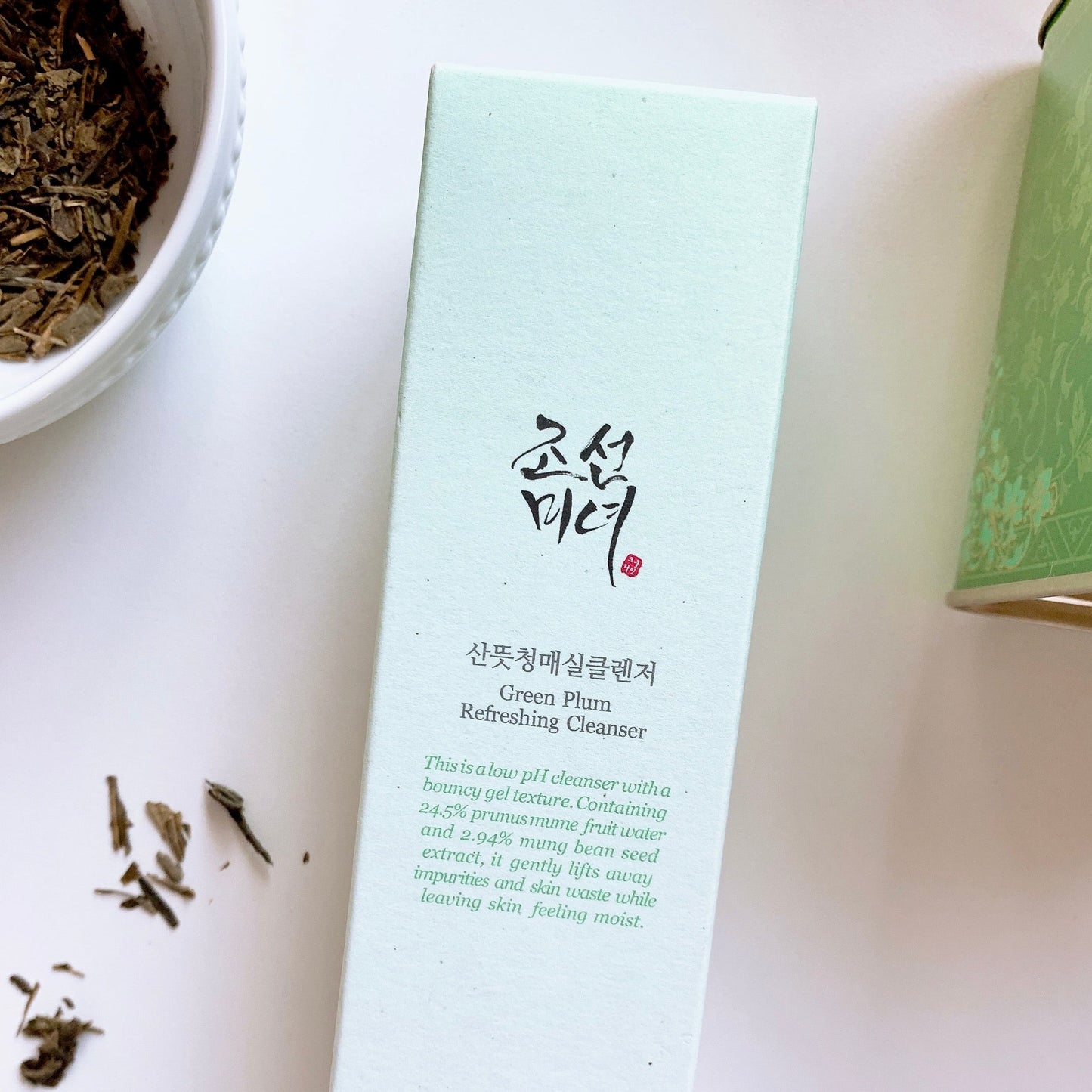 Green Plum Refreshing Cleanser